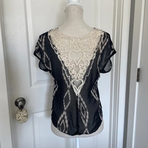 Papaya | Made In USA Black Sheer Lace Top with Embroidered Cream Back | Size M - Picture 5 of 9